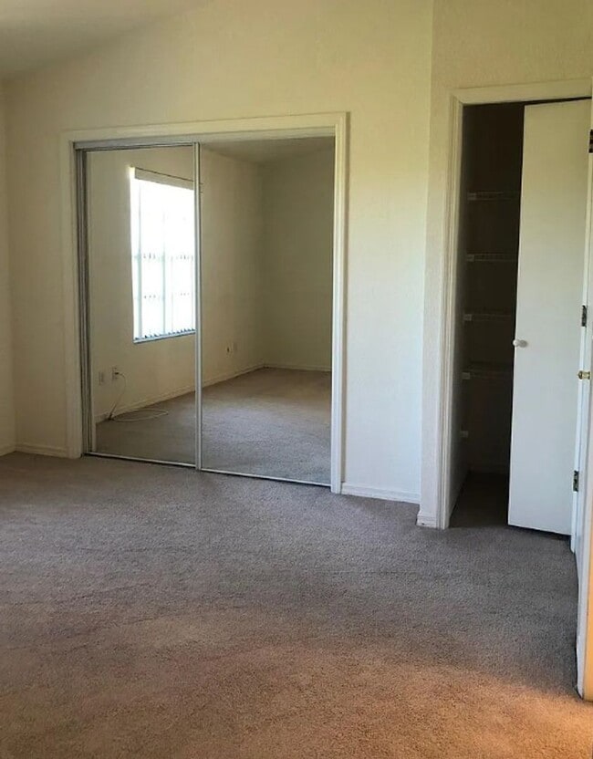 Building Photo - 16547 Lake Brigadoon Cir