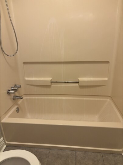 Building Photo - 64 Hawthorne Ct NE