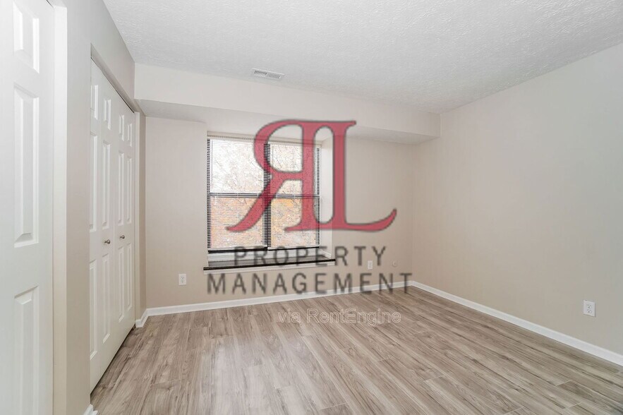 Building Photo - 2733 Greystone Dr