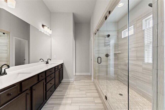 Building Photo - 4656 Silver Oak Dr SW