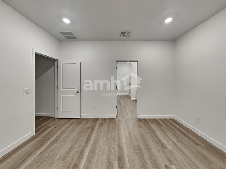 Building Photo - 13085 N Serenity Vly Dr