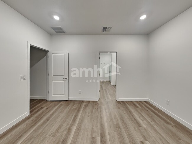 Building Photo - 13128 N Serenity Vly Dr