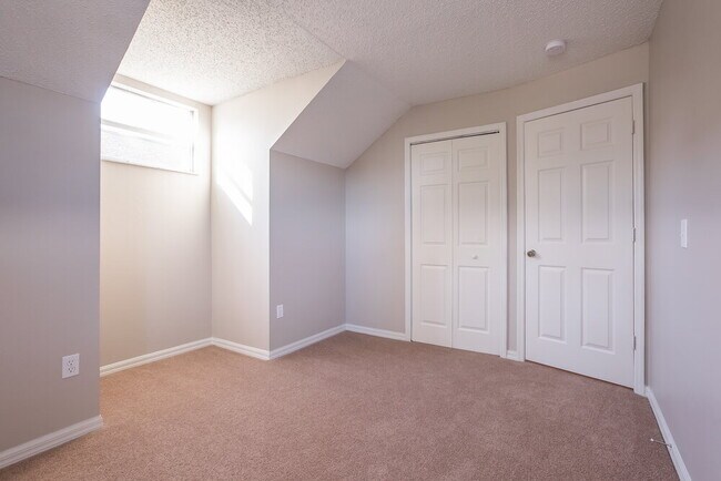 Building Photo - 2435 Sagemont Dr