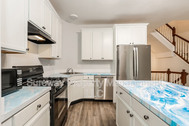 Building Photo - 10 Sea Breeze Ct