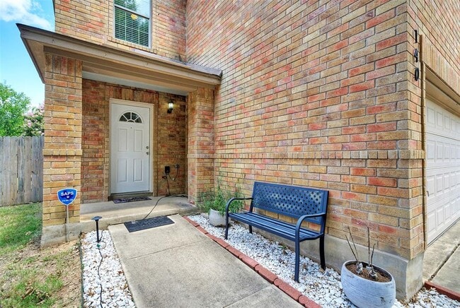 Building Photo - 140 Plum Path