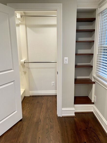 1st Bedroom closet - 1608 Graefield Rd