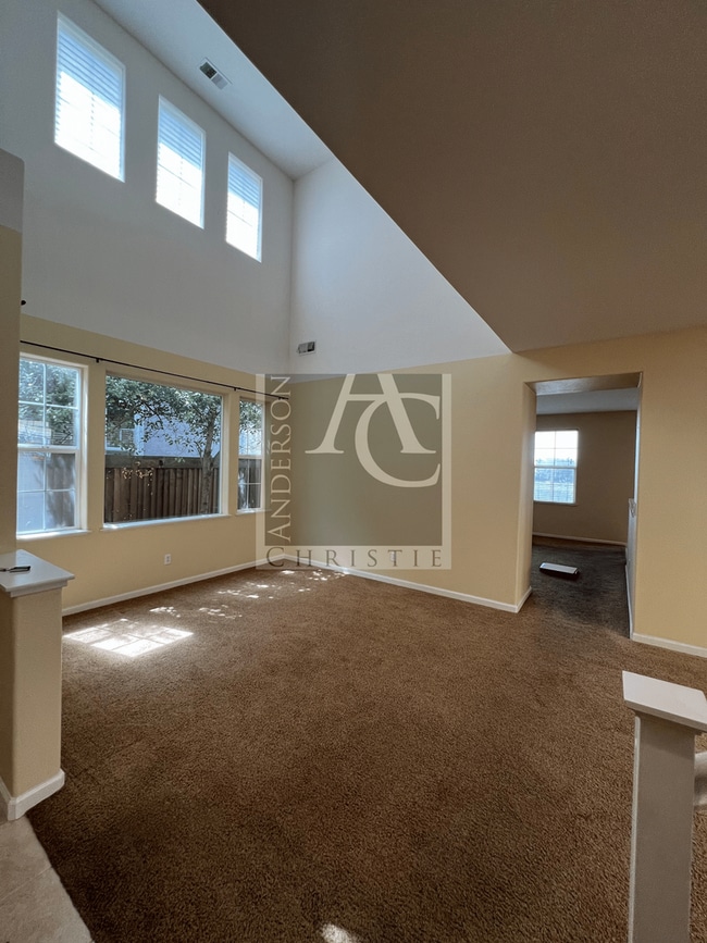 Building Photo - 4br in Bay Breeze Community