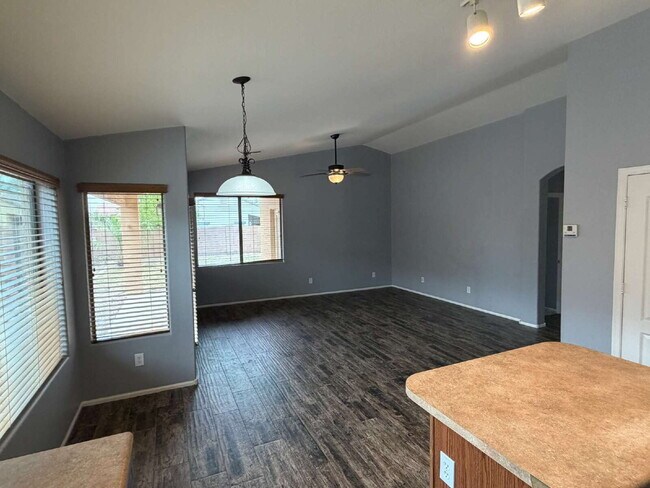 Building Photo - 135 W Holstein Trail