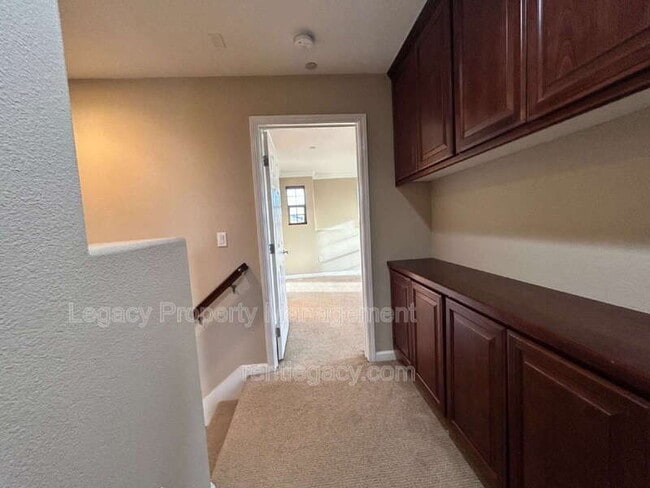 Building Photo - 5301 E Commerce Way