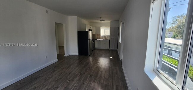 Building Photo - 842 SW 3rd St