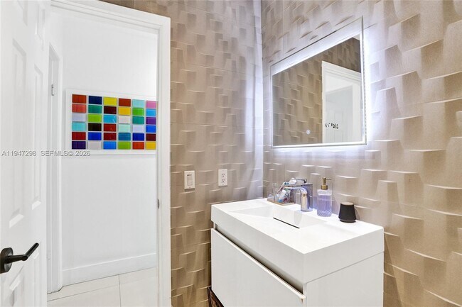 Building Photo - 9181 Byron Ave