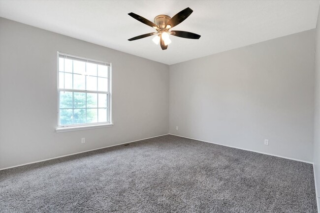 Building Photo - 12018 Morningside Dr