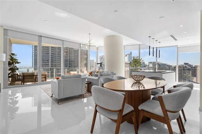 Building Photo - 300 Biscayne Blvd Way