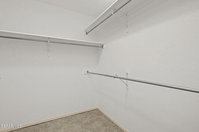 Building Photo - 205 N Alto Mesa Dr