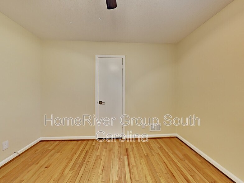 Building Photo - 7908 Tradd St