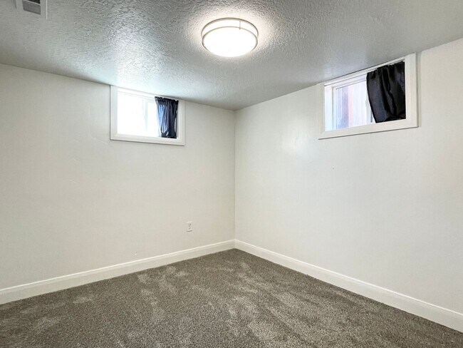 Building Photo - 1700 E.