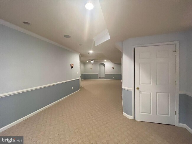 Building Photo - 43554 Freeport Pl