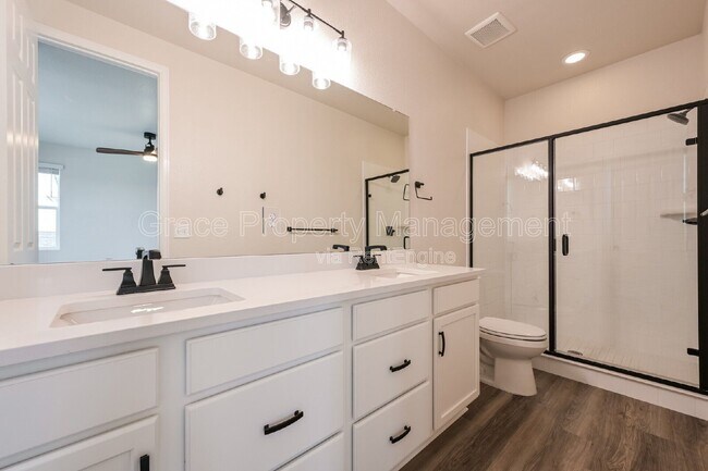 Building Photo - 5358 Routt St