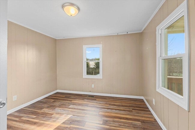 Building Photo - 1471 E State St