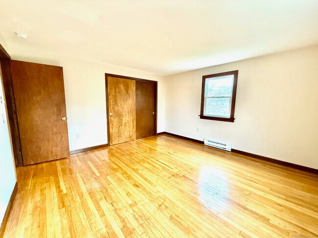 Building Photo - 56 Smith St