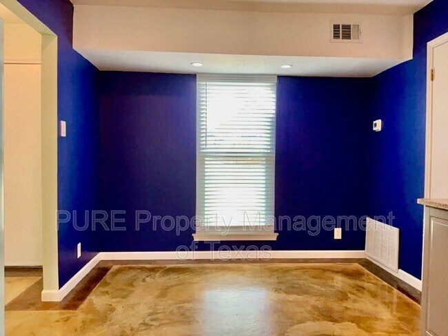 Building Photo - 9103 Comburg Dr