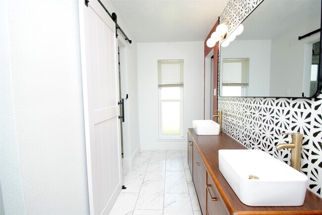 Building Photo - 12502 Aste Ln