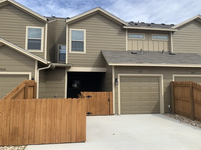 Building Photo - 7611 Stonehollow