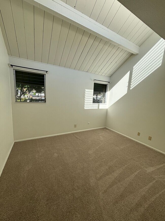 Building Photo - Hawaii Kai - The Village Green - 3 Bdrm/2 Bath/2 Prkg - $3,400