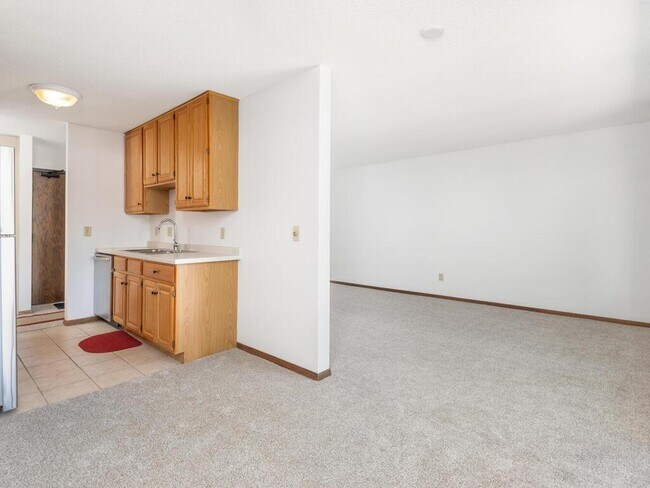 Building Photo - 4101 Parklawn Ave
