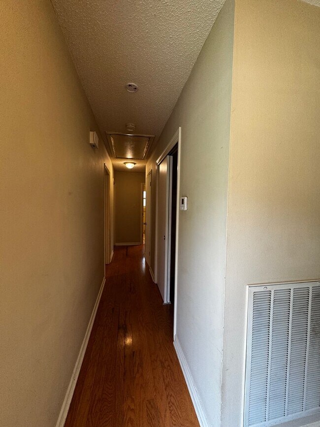 Building Photo - 3BD/2BA House for Lease in Jackson Park - Central Community