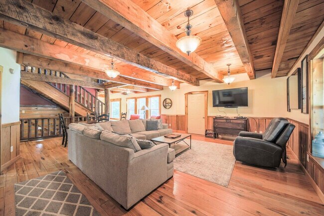 Building Photo - 195 Black Bear Dr