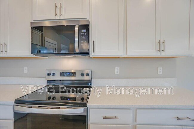 Building Photo - 2347 E Otter Lp