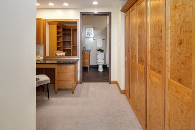 Building Photo - 2033 2nd Ave