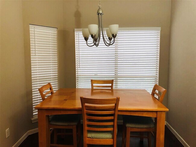 Building Photo - 6000 Shepherd Mountain Cove