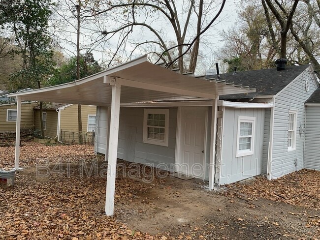 Building Photo - 4692 Beecher St