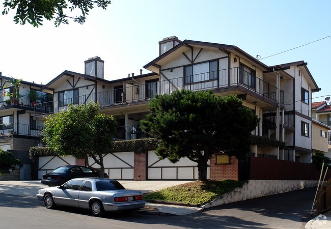 Building Photo - 622 E. Holly Avenue Apartments