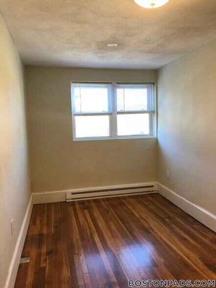 Building Photo - 402 Highland Ave