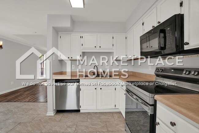 Building Photo - 8513 English Oak Loop
