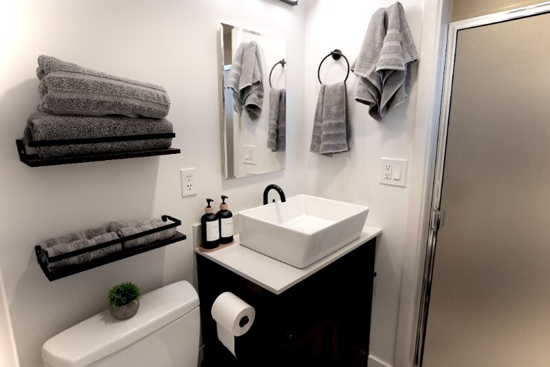 Building Photo - 4284 S Normandie Ln