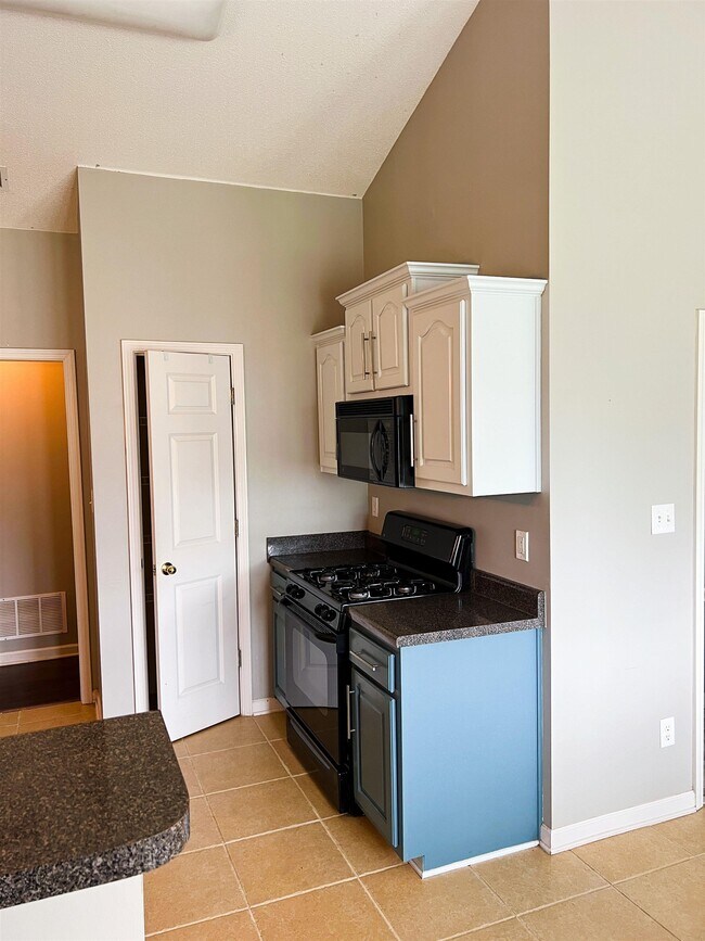 Building Photo - 9837 Oldham Dr