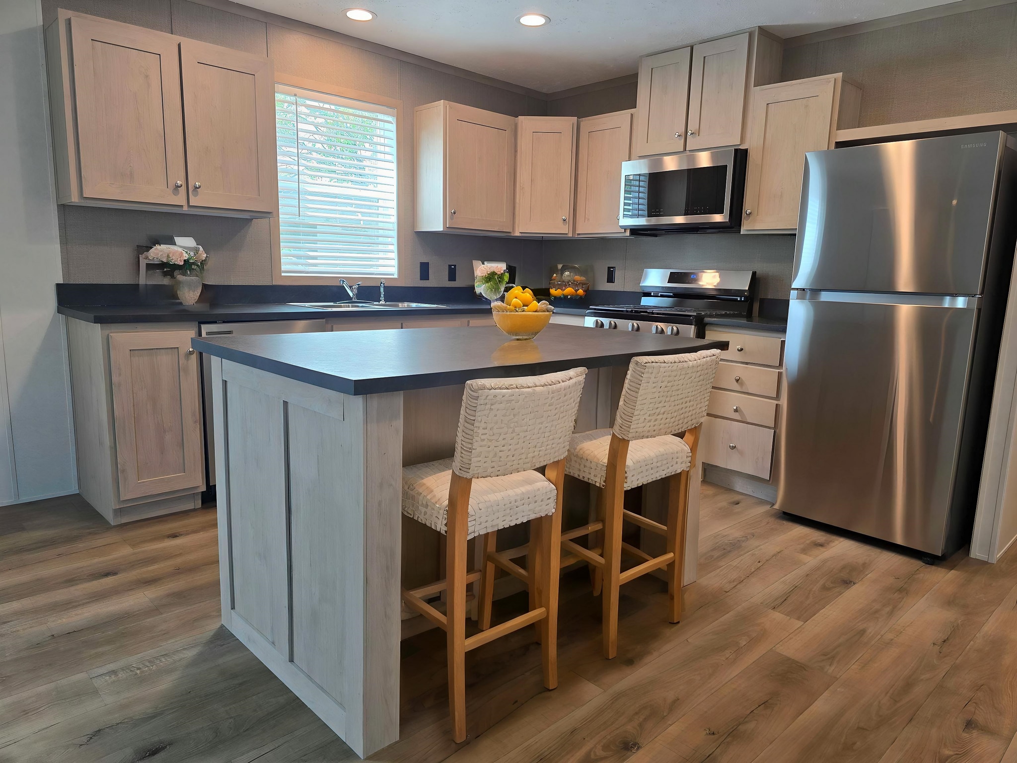 Building Photo - 119 Georgia St