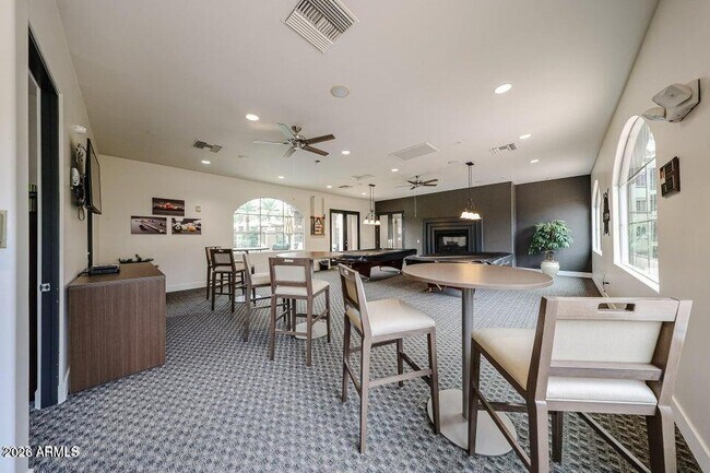 Building Photo - 5450 E Deer Valley Dr