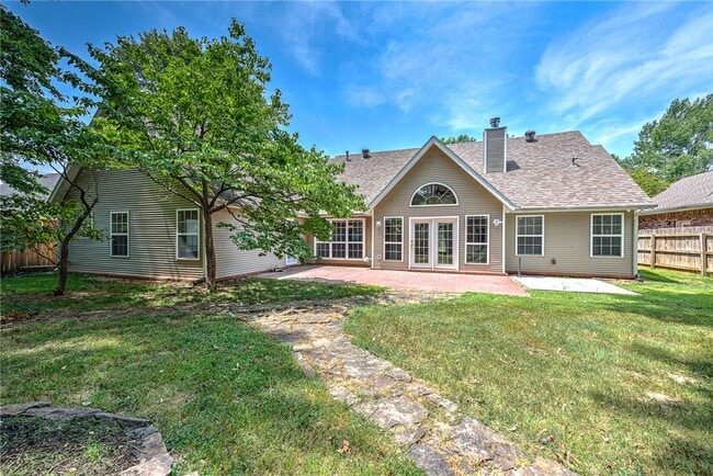 Building Photo - 903 N Quail Terrace