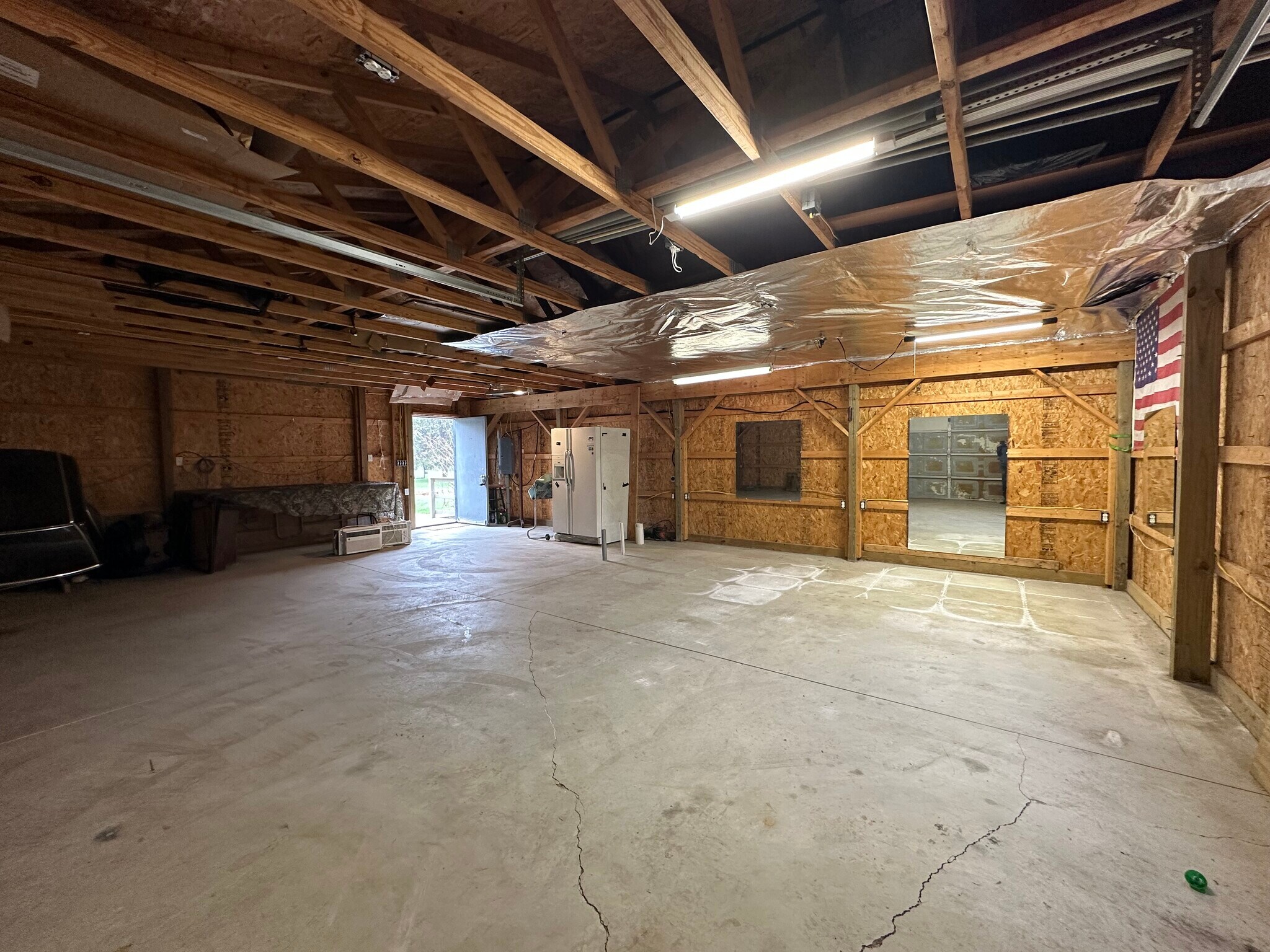 Building Photo - 1725 Burnside Rd