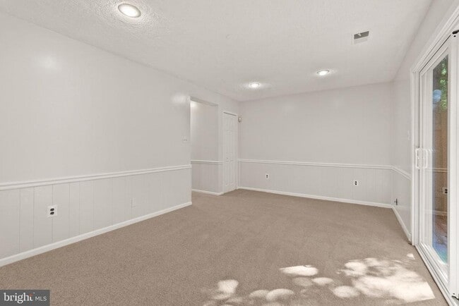 Building Photo - 7918 Pebble Brook Ct