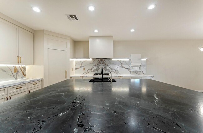 Building Photo - 82603 Grass Flat Ln