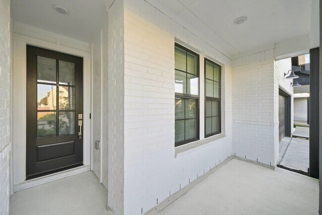 Building Photo - 7631 Cattail Shallows Ln