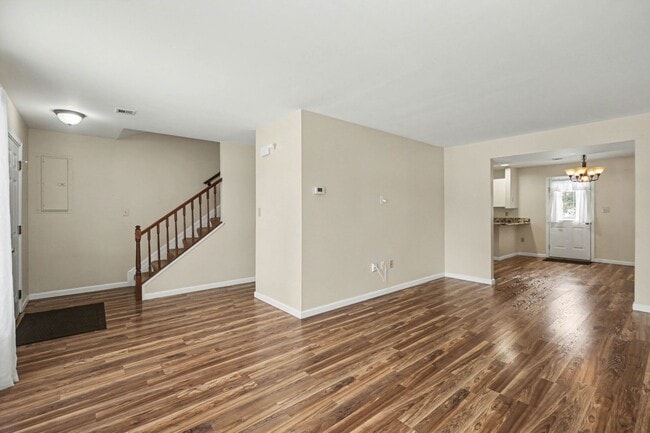 Building Photo - 3 bedroom 2.5 bathroom town-home for rent in Mechanicsburg