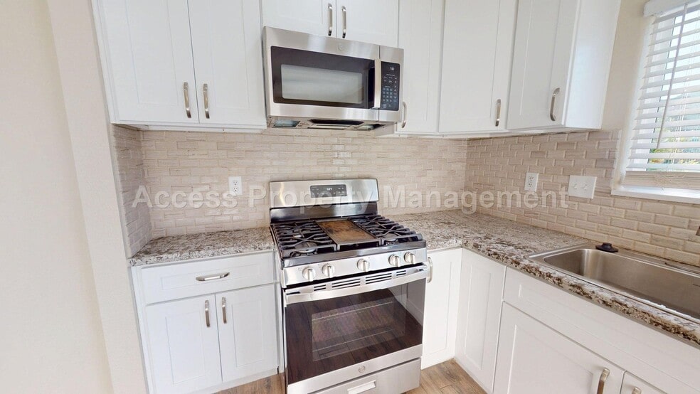 Building Photo - 1601 Carver Rd