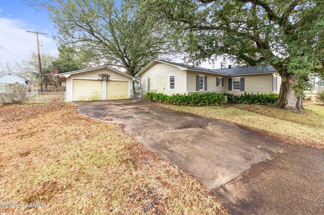 Building Photo - 416 W St Paul St